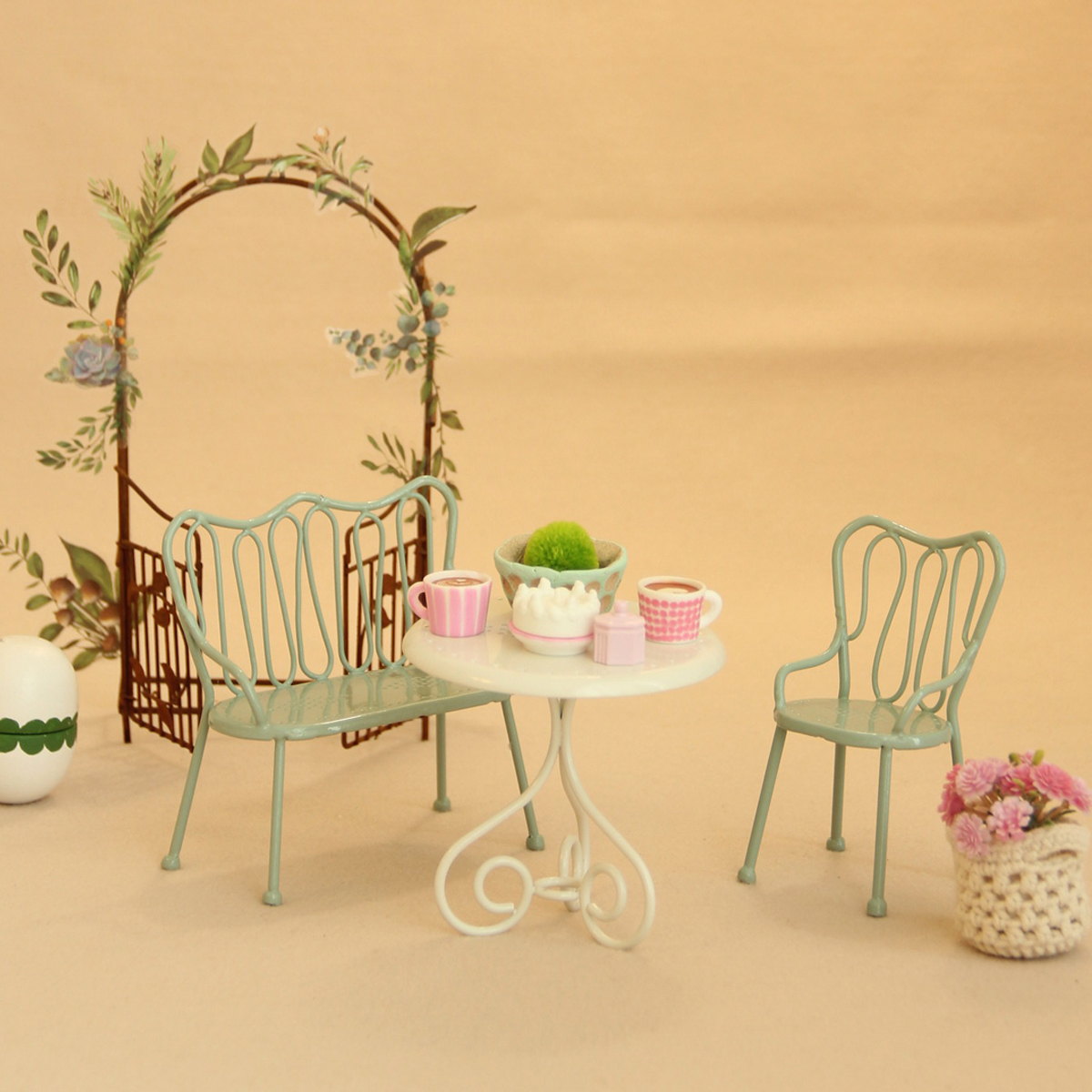1:8/1:12 Miniature Iron Table  - Bonsai Garden Bench recension och pris